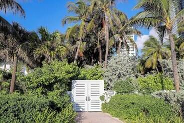 هتل Nautilus Sonesta Miami Beach