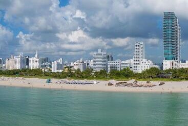هتل Nautilus Sonesta Miami Beach