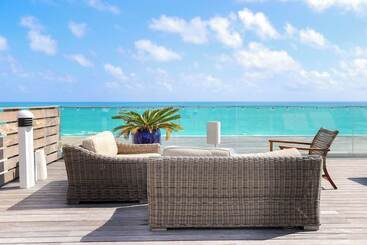 هتل Nautilus Sonesta Miami Beach