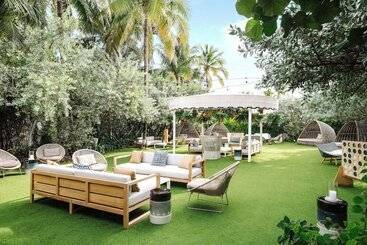 هتل Nautilus Sonesta Miami Beach