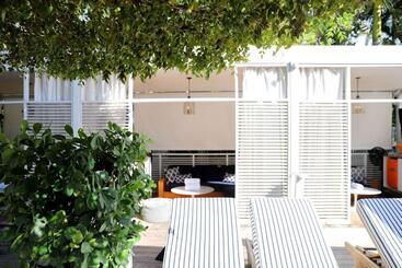 هتل Nautilus Sonesta Miami Beach