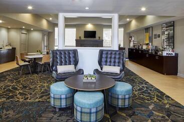 هتل Residence Inn By Marriott Atlanta Airport North/virginia Ave