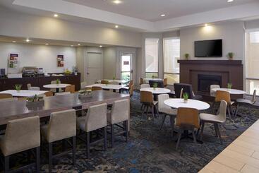 هتل Residence Inn By Marriott Atlanta Airport North/virginia Ave