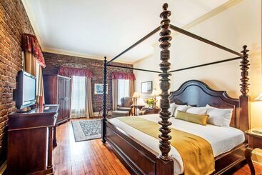 هتل River Street Inn