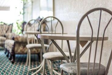 هتل Rodeway Inn