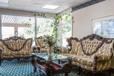 هتل Rodeway Inn