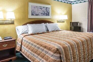 هتل Rodeway Inn