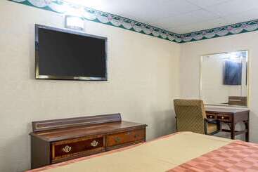 هتل Rodeway Inn