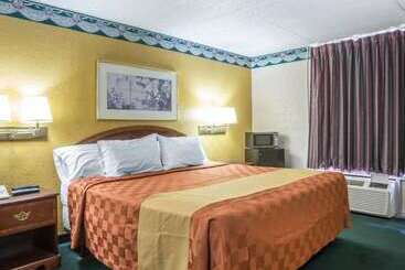 هتل Rodeway Inn
