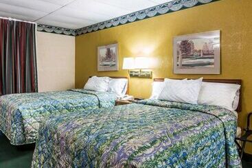هتل Rodeway Inn