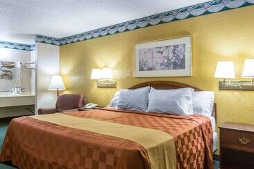 هتل Rodeway Inn