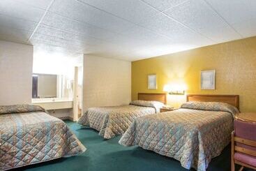 هتل Rodeway Inn