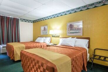 هتل Rodeway Inn