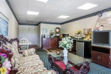 هتل Rodeway Inn