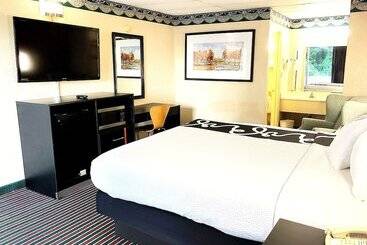 هتل Rodeway Inn