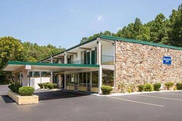 هتل Rodeway Inn