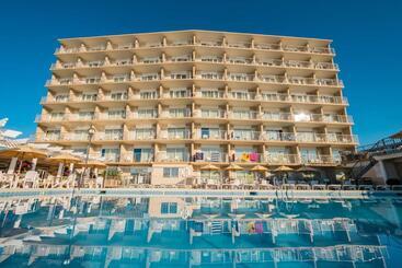 Reges Oceanfront Resort