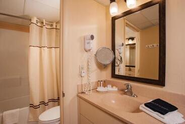 Reges Oceanfront Resort