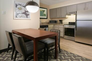 Residence Inn Dallas Addison/quorum Drive