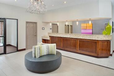 Residence Inn Dallas Addison/quorum Drive