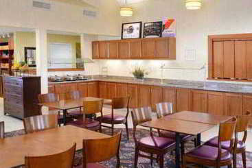 اقامتگاه Hawthorn Suites by Wyndham Fort Worth/Medical Center