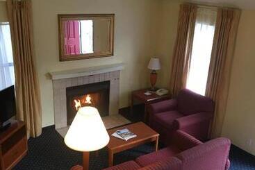اقامتگاه Affordable Suites Of America Grand Rapids