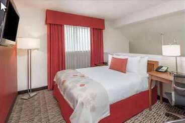 اقامتگاه Value Suites Extended Stay   St Louis