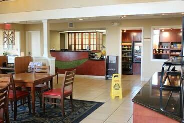 Резиденция Doral Inn & Suites Miami Airport West