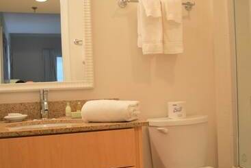 اقامتگاه Doral Inn & Suites Miami Airport West