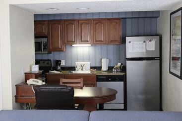 Резиденция Doral Inn & Suites Miami Airport West