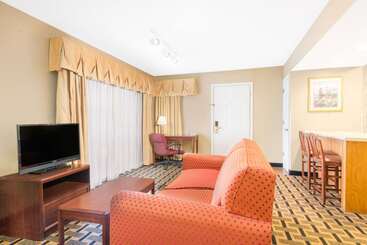 اقامتگاه Hawthorn Extended Stay By Wyndham Wichita