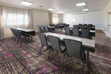 اقامتگاه Sonesta Es Suites Albuquerque