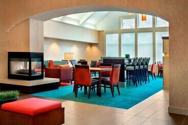 اقامتگاه Sonesta Es Suites Allentown Bethlehem Airport