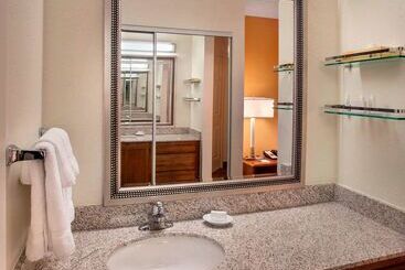 اقامتگاه Sonesta Es Suites Allentown Bethlehem Airport