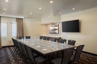 اقامتگاه Sonesta Es Suites Carmel Mountain  San Diego