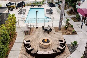 اقامتگاه Sonesta Es Suites Carmel Mountain  San Diego