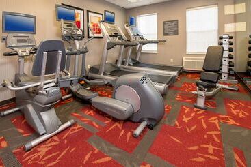 اقامتگاه Sonesta Es Suites Charlottesville University