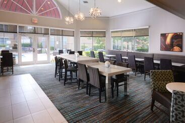 اقامتگاه Sonesta Es Suites Dallas Medical Market Center