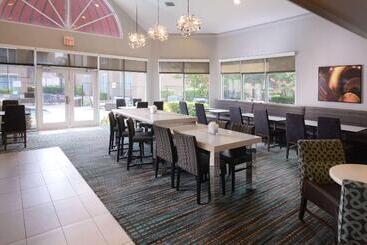 اقامتگاه Sonesta Es Suites Dallas Medical Market Center