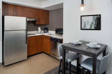 اقامتگاه Sonesta Es Suites New Orleans Convention Center