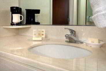 اقامتگاه Sonesta Es Suites Portland Vancouver Parkway