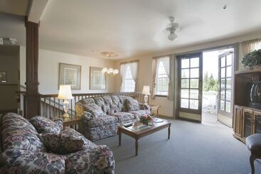 River S Edge Resort