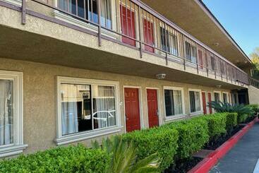 Rivera Inn & Suites Motel