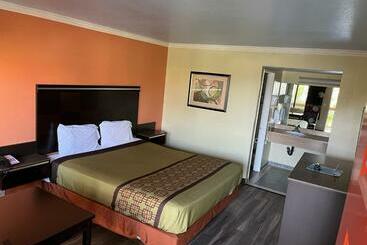 Rivera Inn & Suites Motel