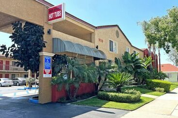 Rivera Inn & Suites Motel