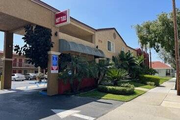 Rivera Inn & Suites Motel