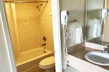 Rivera Inn & Suites Motel