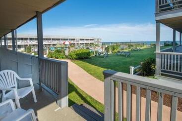 Riviera Beach Resort