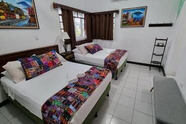 هتل Amina Inn