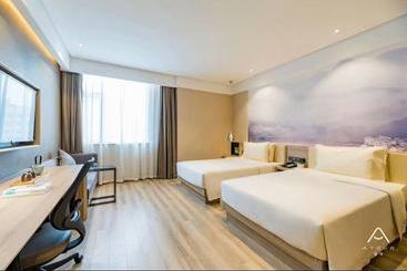 هتل Atour  Huangshan Xinan Riverside